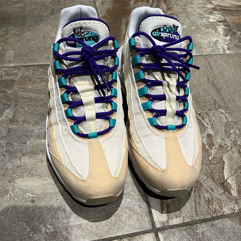 Air Max 95 Airsprung Sneakers with Blue and Cream Accents